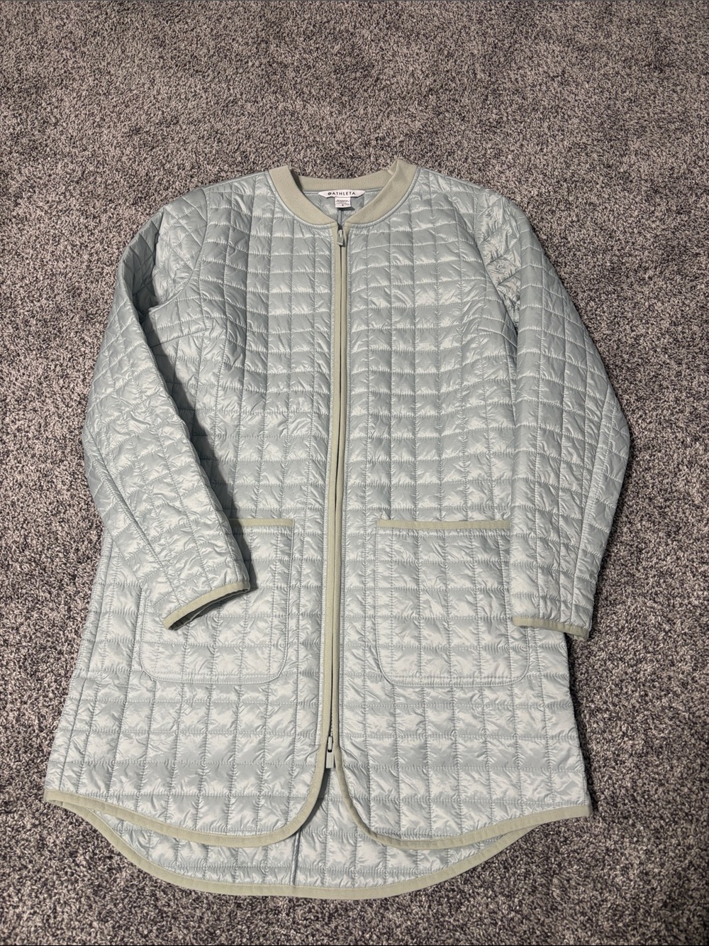 EUC Athleta Grandview Primaloft Quilted Shell Jacket Small - Picture 2 of 10